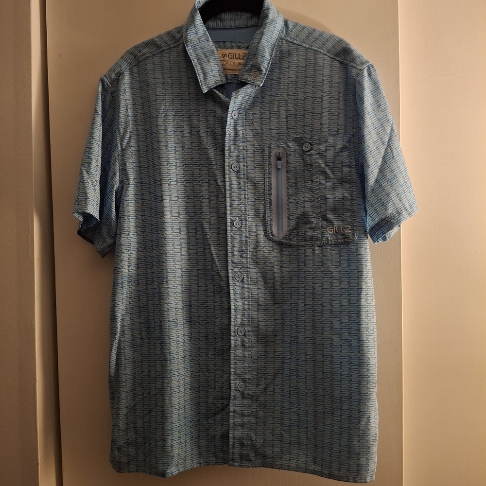GILLZ Men's Light Blue Casual Button Down Shirt with Squiggly Line Detail